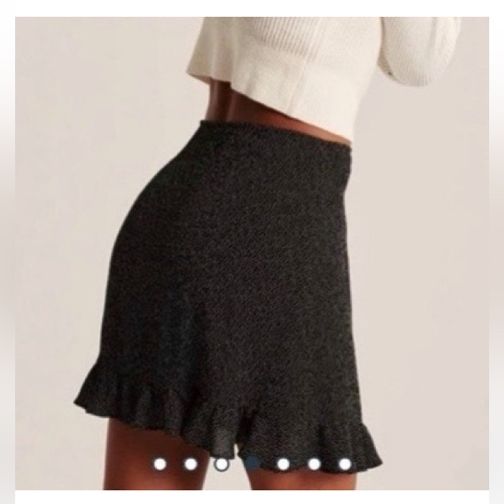 Abercrombie & Fitch Women’s Black & White Polka Dot Mini Skirt Ruffle Hem Sz S - Picture 3 of 10